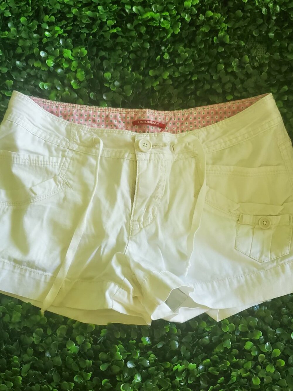 Unionbay White Cargo Shorts Size 3